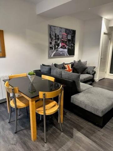 Stunning Flat With Parking Free Near Sutton Station Daire Cheam Dış mekan fotoğraf