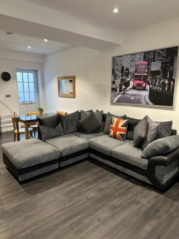 Stunning Flat With Parking Free Near Sutton Station Daire Cheam Dış mekan fotoğraf