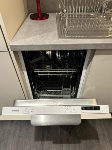 Stunning Flat With Parking Free Near Sutton Station Daire Cheam Dış mekan fotoğraf
